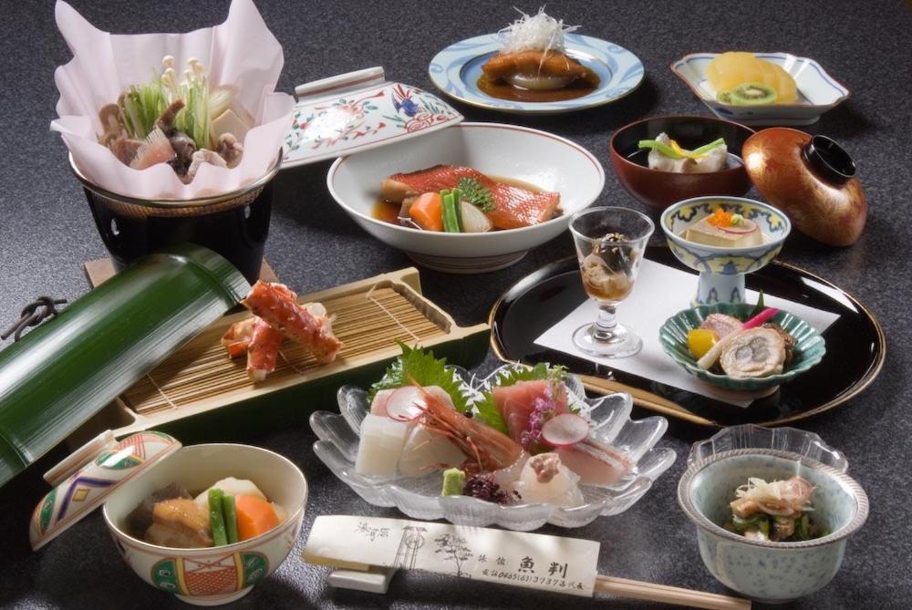 Yugawara Onsen Ryokan Uohan Buitenkant foto