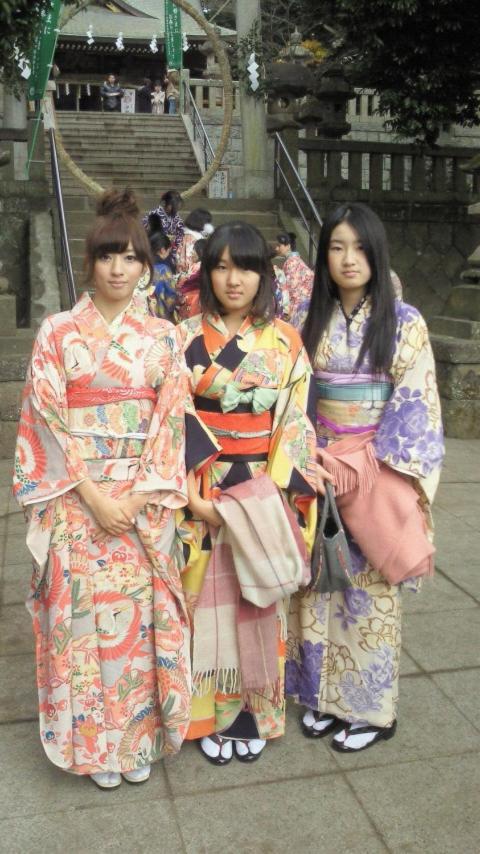 Yugawara Onsen Ryokan Uohan Buitenkant foto